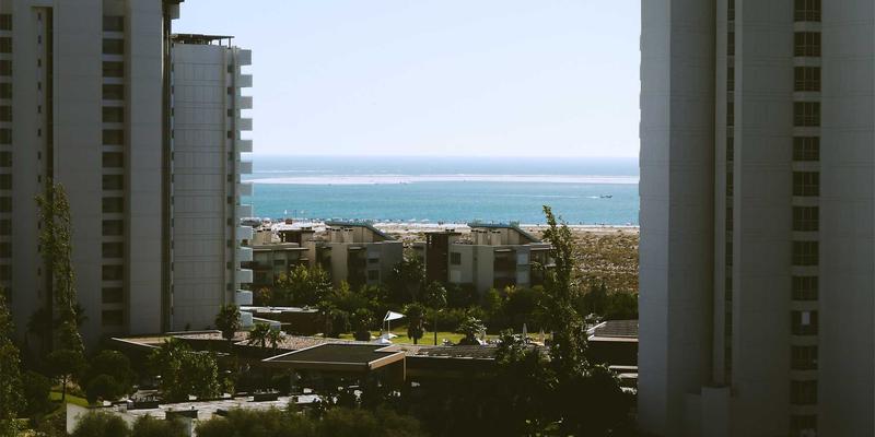 多云战略下的网络连接与安全：赋能网站开发与电子商务增长